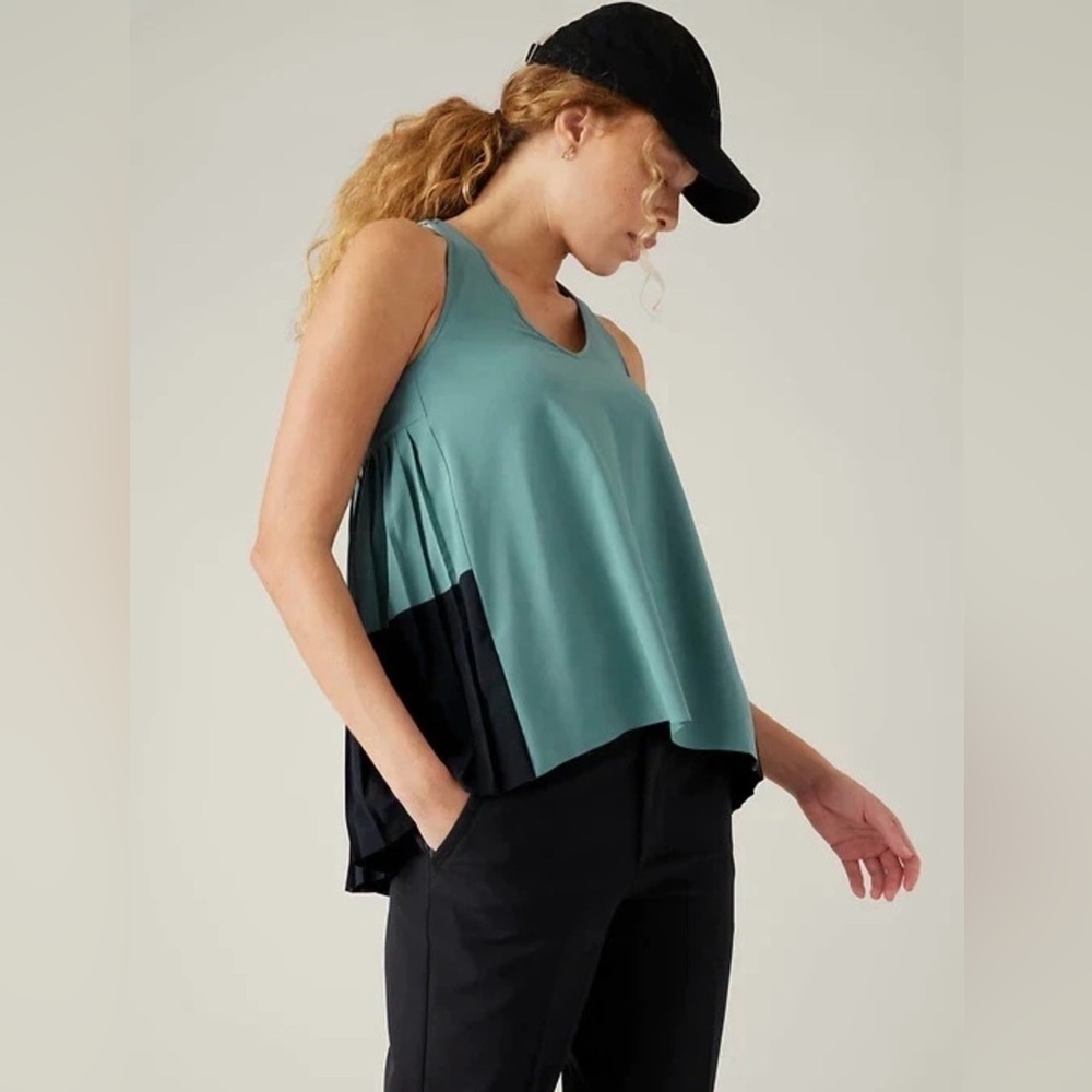 ATHLETA Swing Forward Pleated Tank, Size S, Deep Ocean Teal Excellent Condition